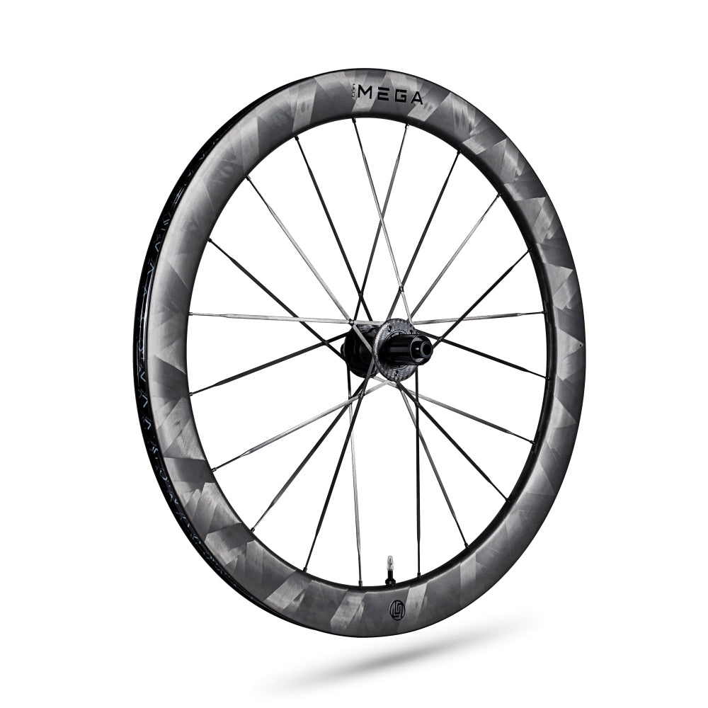 Lún MEGA D45 carbon disc wheelset with Halo Spokes, grey/black pattern, and black hub.