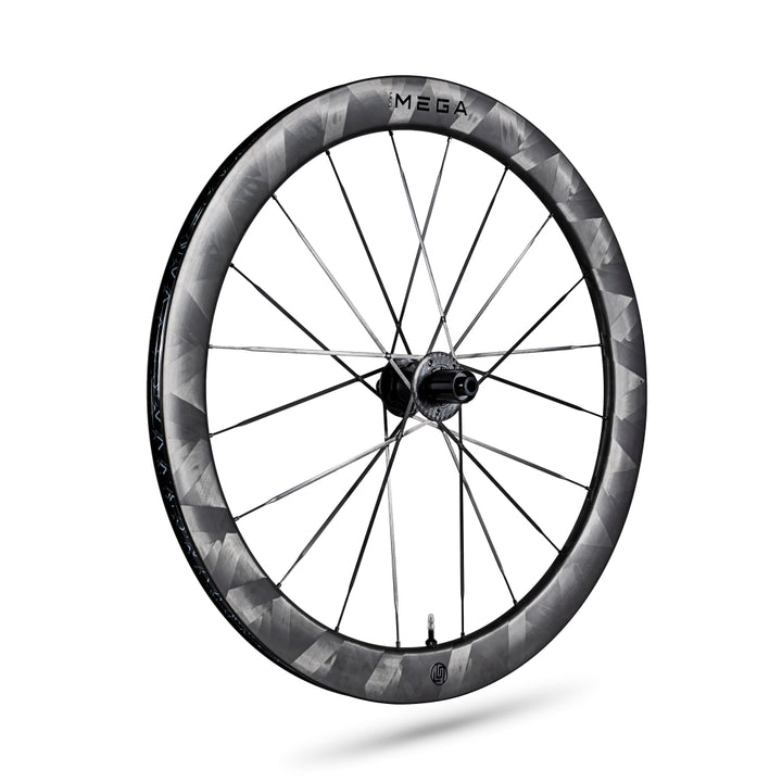 Lún MEGA D45 carbon disc wheelset with Halo Spokes, grey/black pattern, and black hub.