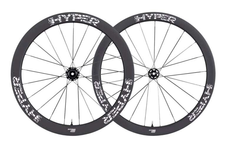 Lún HYPER D45 disc brake carbon wheelset with deep profile, matte black rims and white HYPER branding.