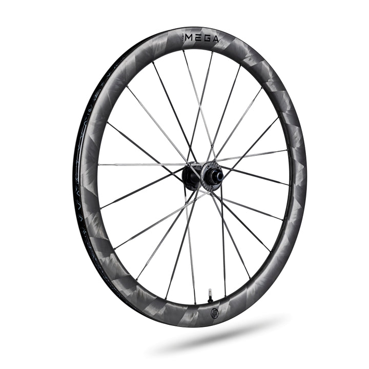 Lún MEGA D45 carbon disc wheelset with grey/black textured rim, black hub, and black Halo Spokes.