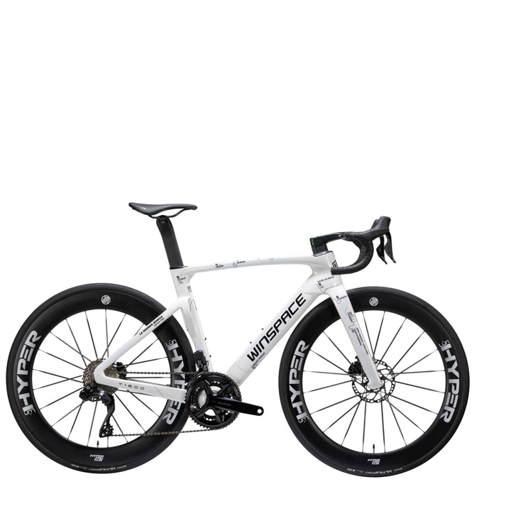 White WINSPACE T1600 105 Di2 carbon road bike with black HYPER wheels and disc brakes, displayed on product page.