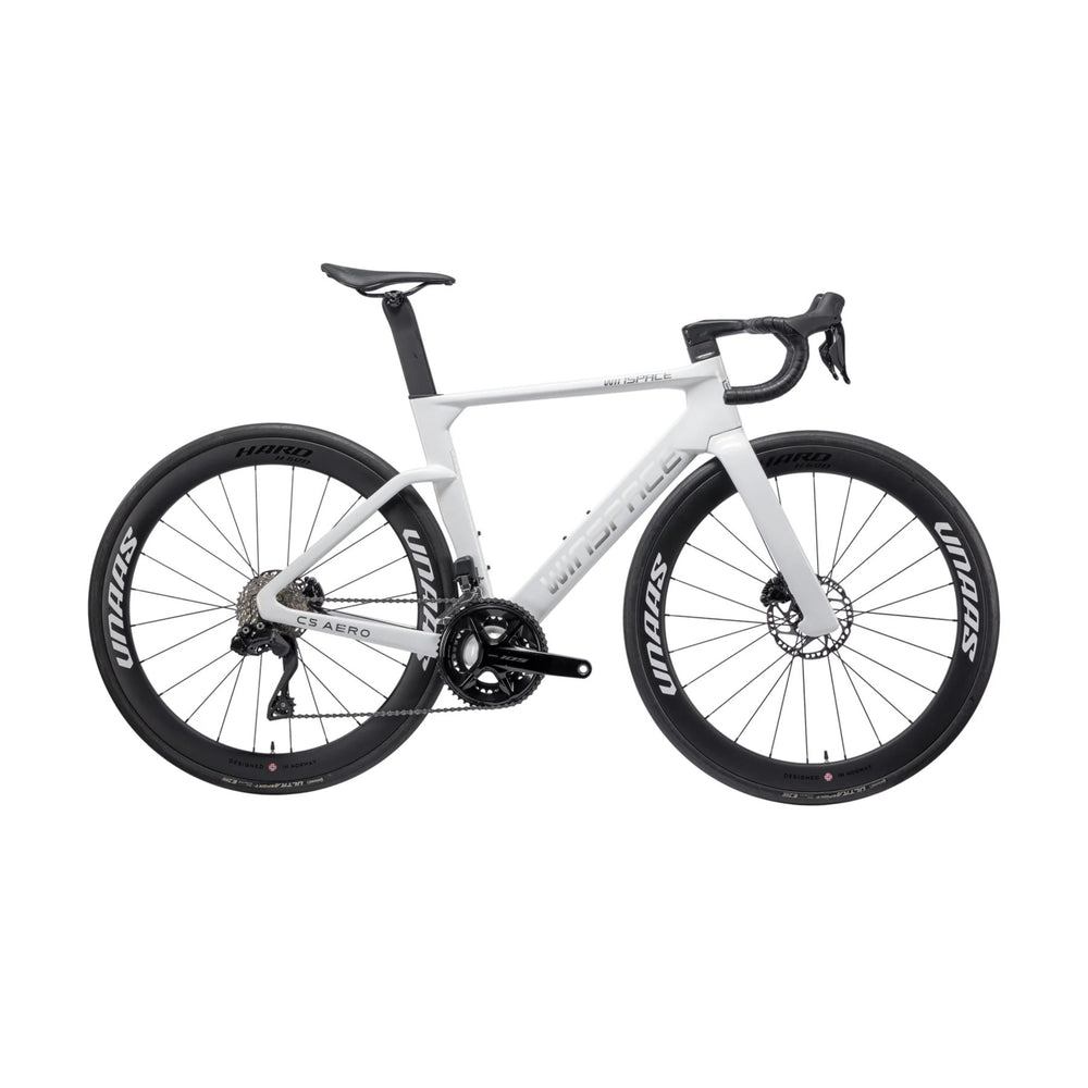 C5 Aero road bike, white frame, black carbon fiber wheels, Shimano 105 groupset, disc brakes.