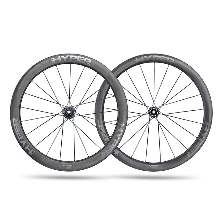 Lún HYPER 23 SE D45 disc brake wheelset, matte UD carbon fiber with black spokes and hubs, 45mm deep rims. Product showcase.