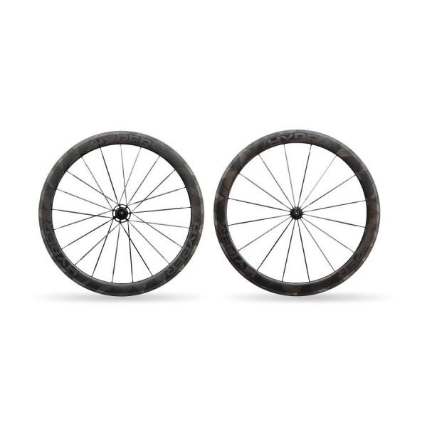 Lún HYPER 50mm carbon road bike wheelset with black spokes and deep rims.