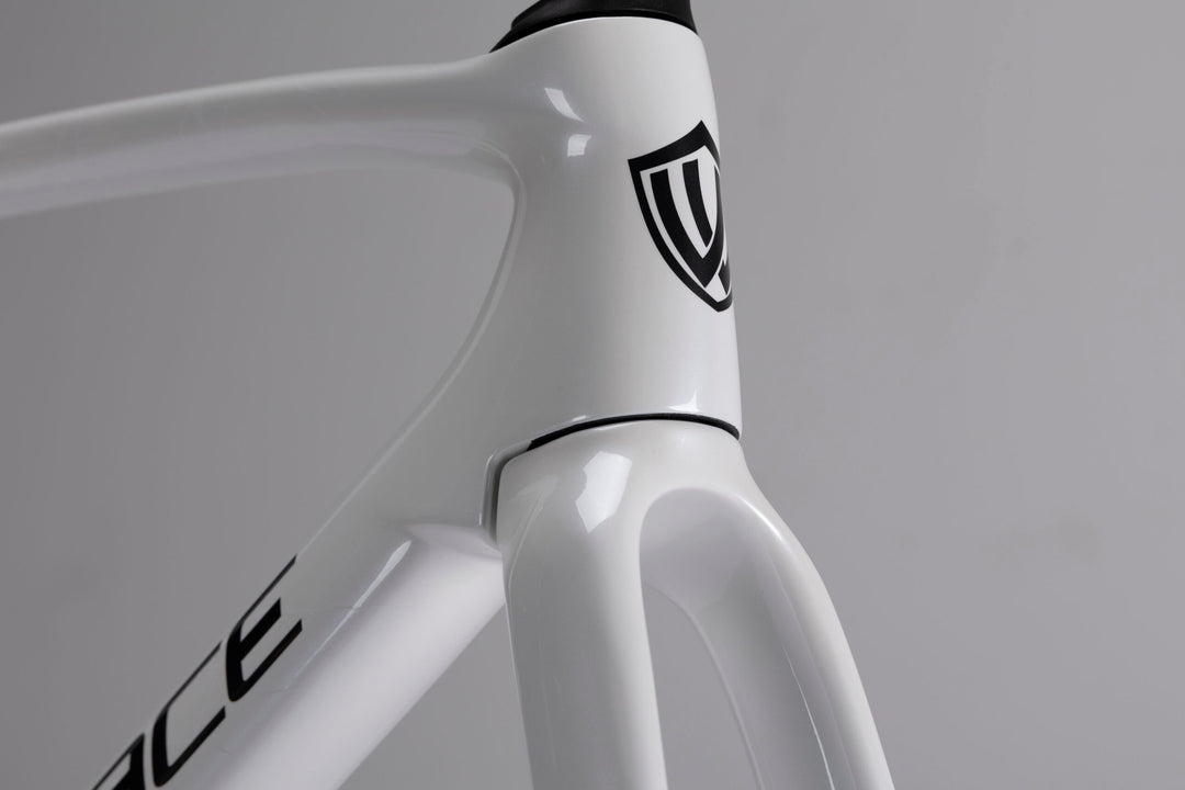 White Winspace Agile carbon fiber road bike frame head tube with black Winspace logo, aerodynamic design.