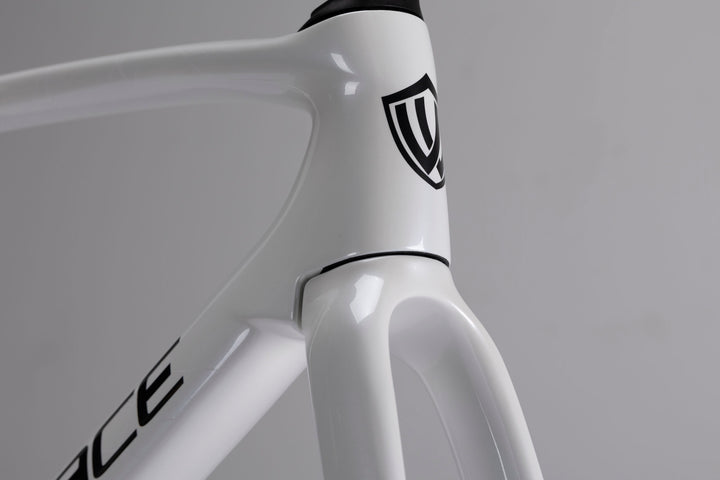 White Winspace Agile carbon fiber road bike frame head tube with black Winspace logo, aerodynamic design.
