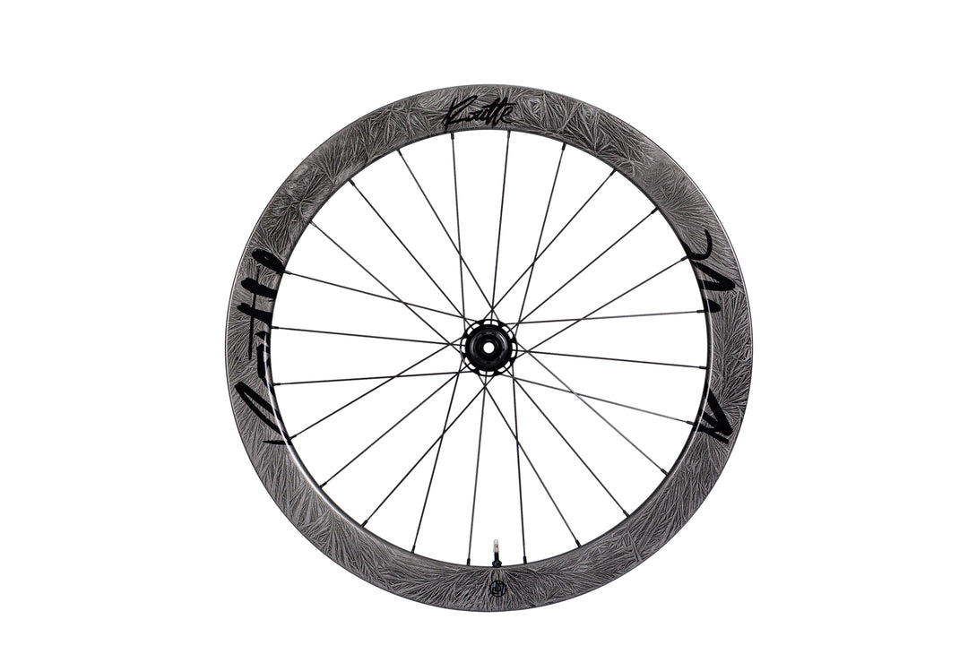 Lún Routte SE 45mm carbon wheelset, matte grey, rim brake, black branding, product showcase.