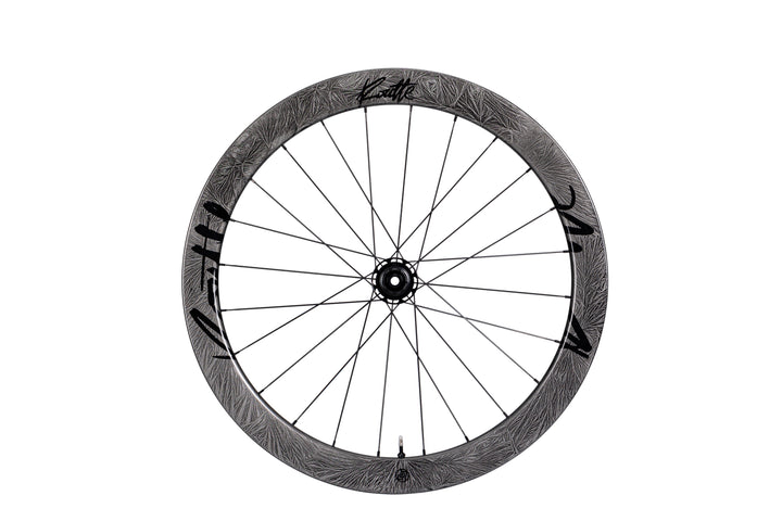 Lún Routte SE 45mm carbon wheelset, matte grey, rim brake, black branding, product showcase.