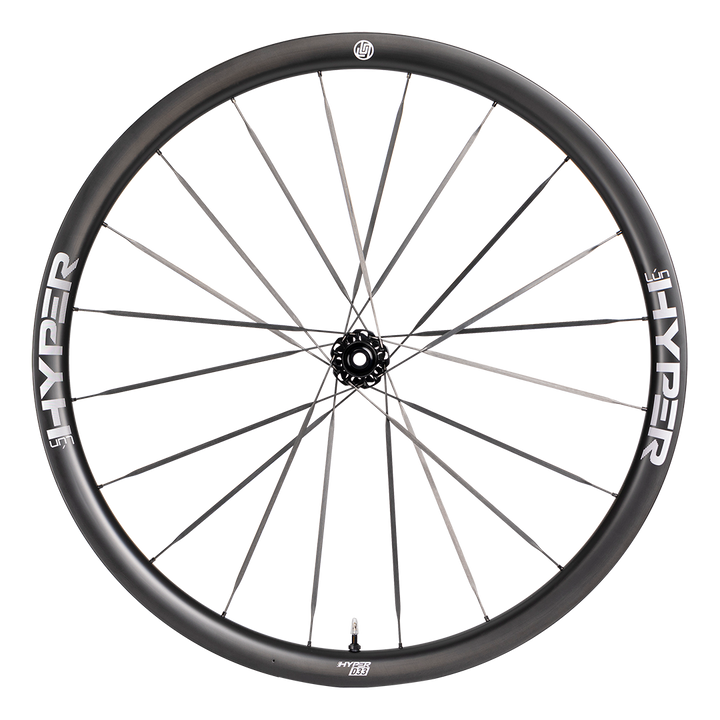 HYPER 3 D33 front wheel: 35mm carbon rim, UD matte, white logo, carbon spokes, disc brake.