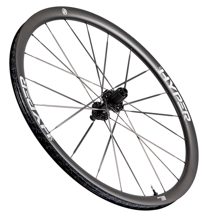 HYPER 3 D33 front wheel: 35mm carbon rim, UD matte, white logo, carbon spokes, disc brake.
