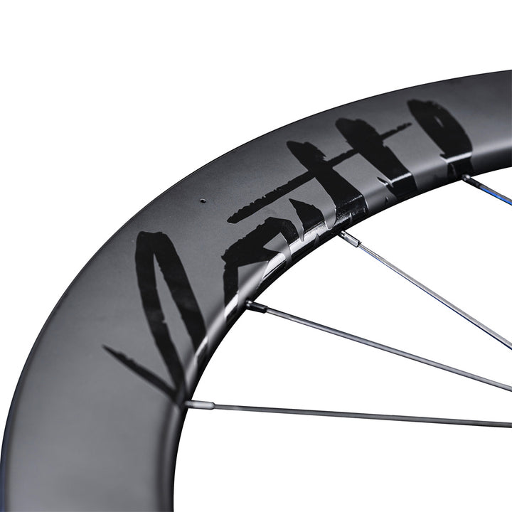 Lún Routte SE 45mm disc brake wheelset, matte dark carbon fiber with bold black Lún & Routte logos.