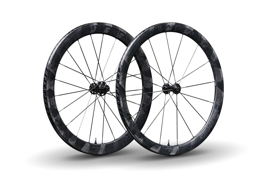 Lún HYPER R45 carbon wheelset with 46mm front and 54mm rear rim depth, black butterfly weave pattern, product page image.