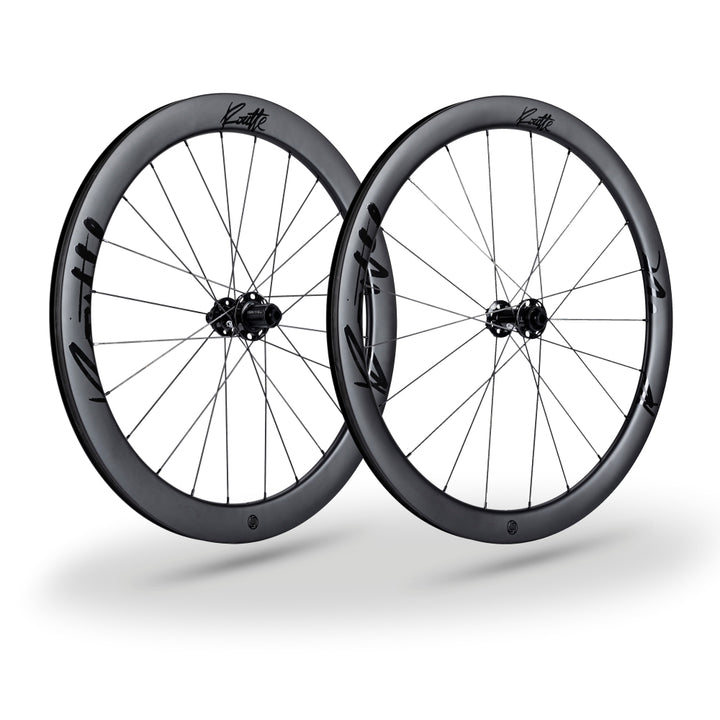 Lún Routte SE 45mm disc carbon wheels. Matte dark w/ black Lún & Routte logos. 46mm front/54mm rear F-RAPID aero design.