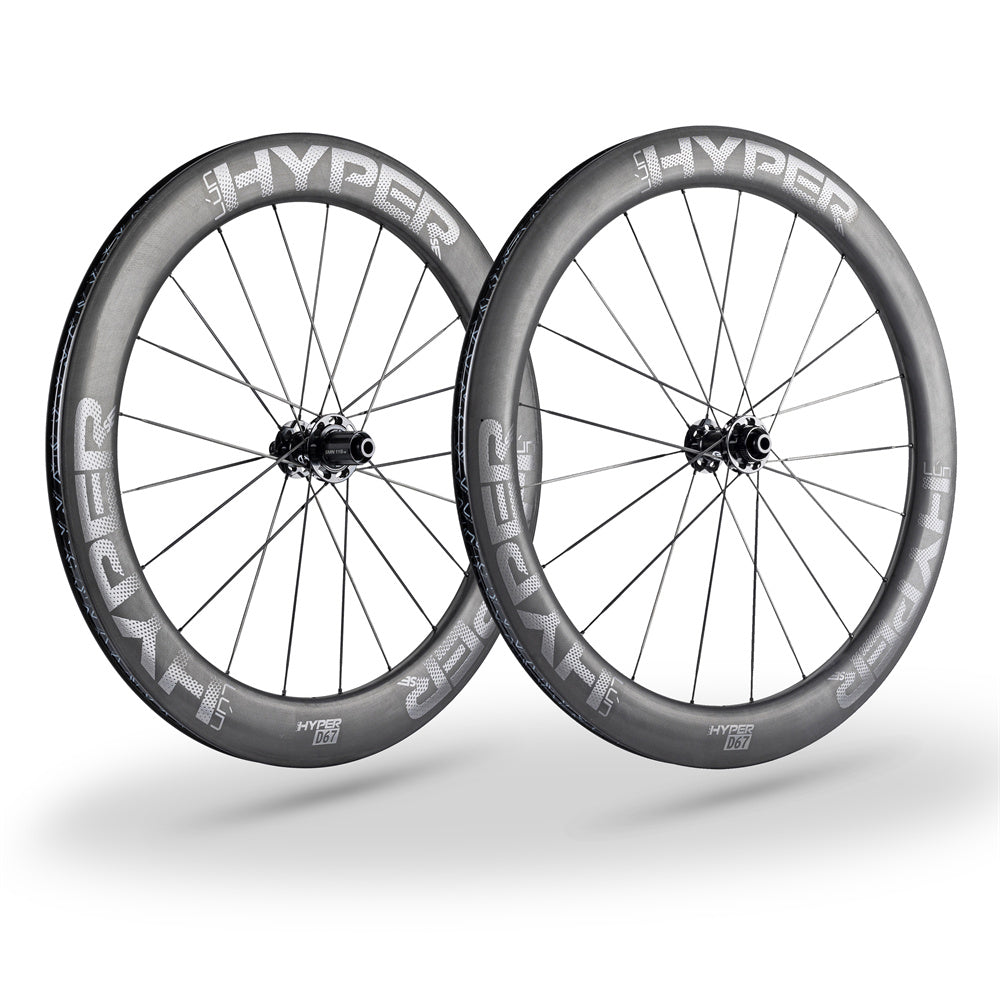 Lún HYPER 23 SE D67 disc wheelset with matte black carbon rims (60mm front, 68mm rear), black hubs, and grey HYPER logos.