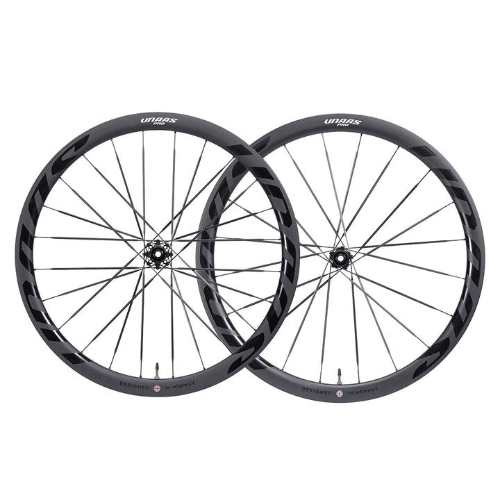 UNAAS Pro D40 Carbon Fiber Disc Brake Wheelset with 40mm depth and black & gray decals.