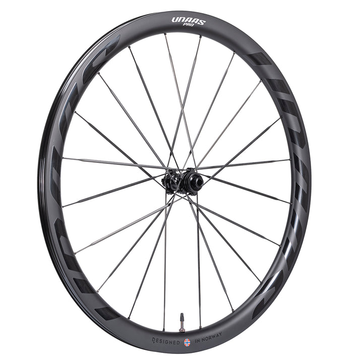 UNAAS Pro D40 40mm carbon fiber disc wheelset with matte black finish and gray graphics, designed in Norway.