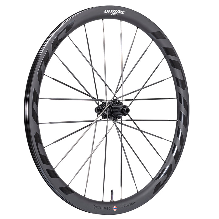 UNAAS Pro D40 40mm carbon fiber disc wheelset, matte black with gray graphics, carbon spokes, designed in Norway.