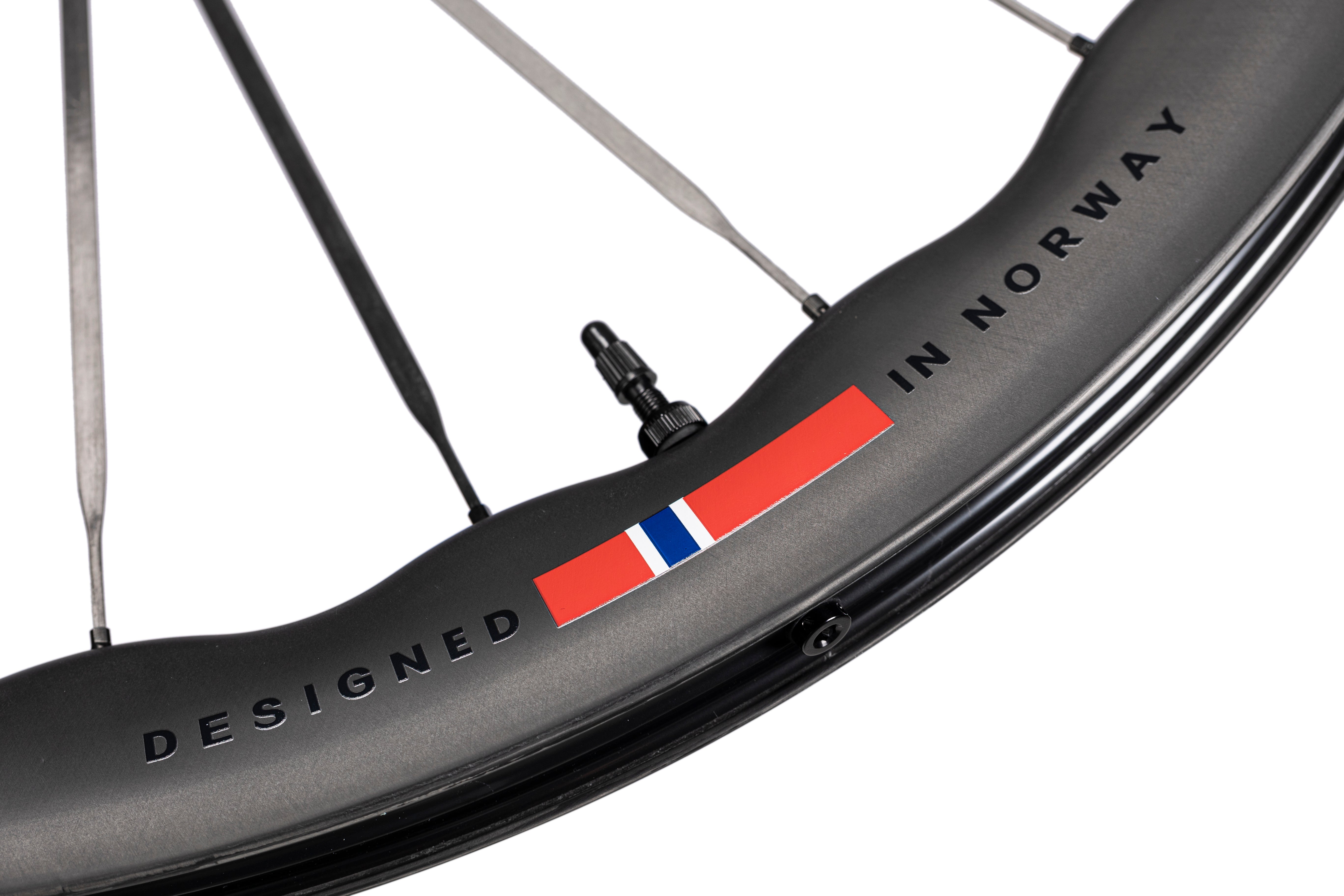 UNAAS Pro2 Wave Rim | Dark Carbon Road Wheels – Winspace UNAAS Pro2 Wave Rim | Dark Carbon Road Wheels – Winspace
