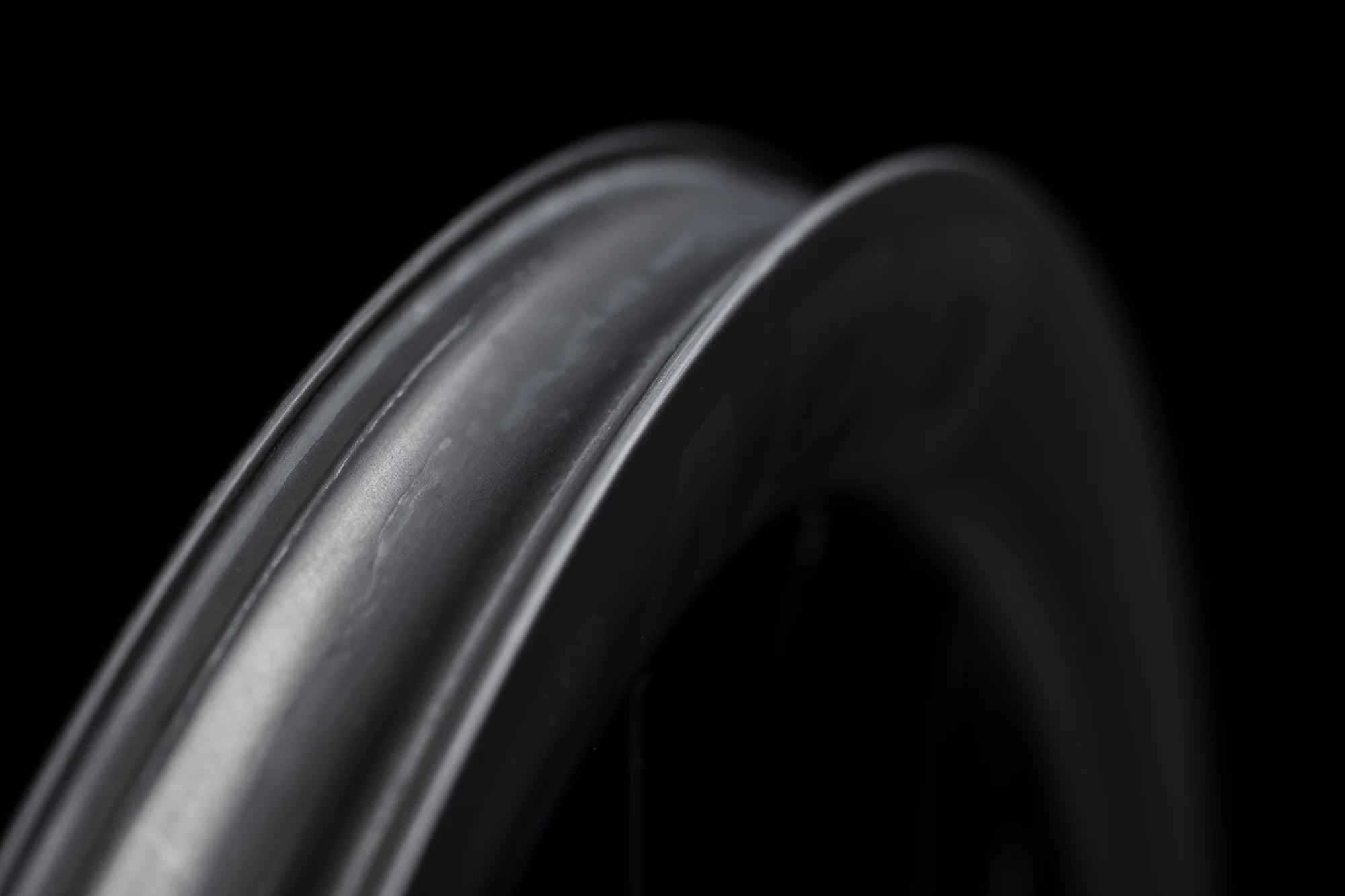 Close view of the GRAPID 2 wide carbon rim bed
