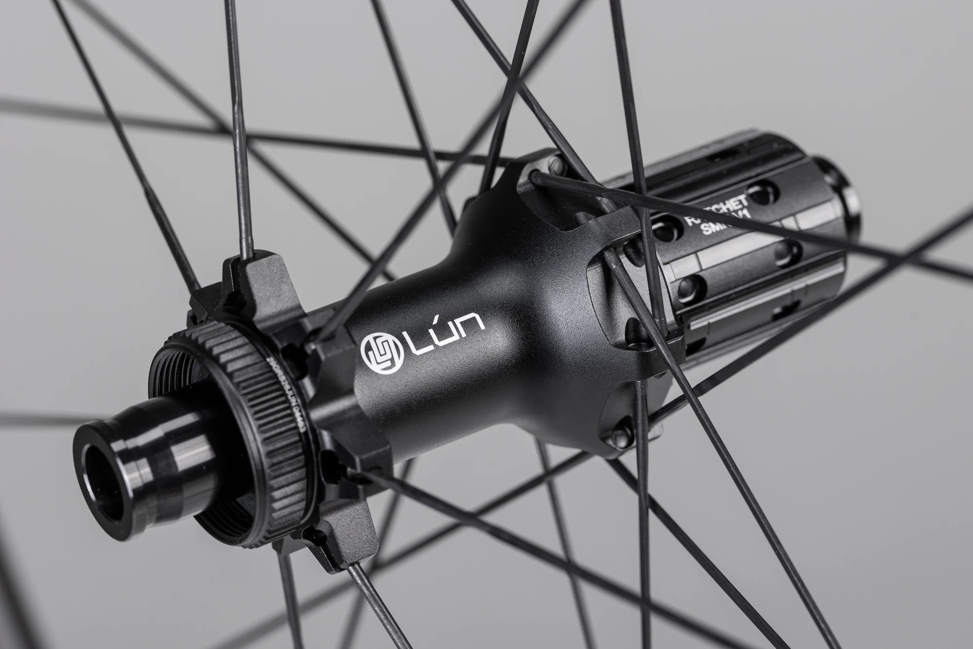 PILLAR steel spokes laced to the GRAPID 2 hub